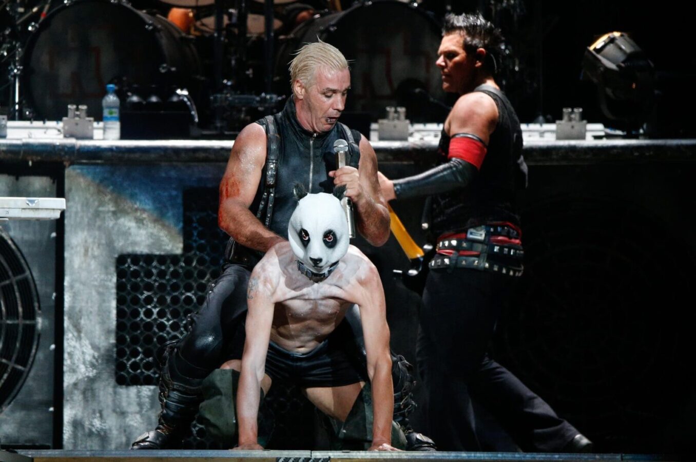 Did Till Lindemann have a relationship with a 15-year-old girl?